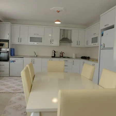 Villa Lux White 3 *