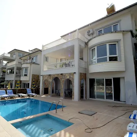 Lux White 3 Villa
