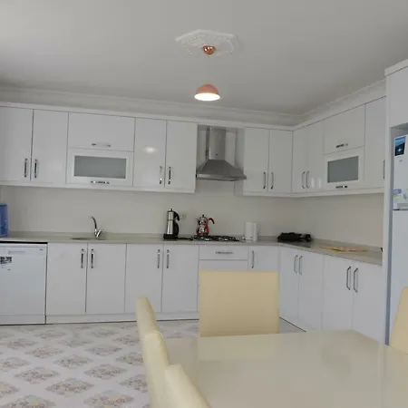 Villa Lux White 3 *